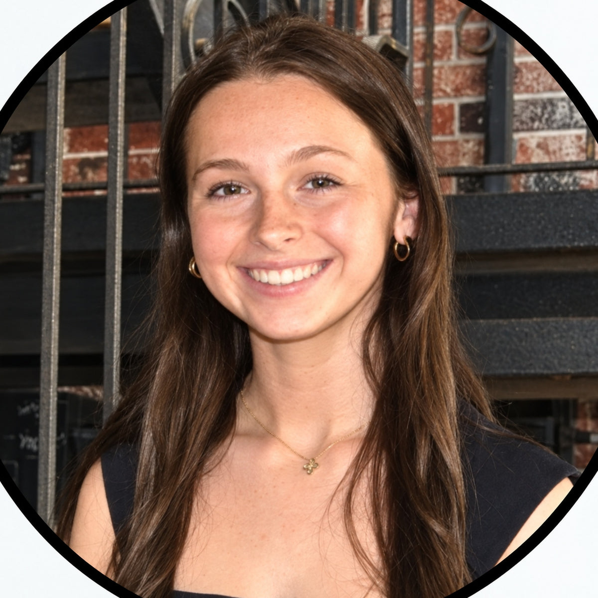 Photo of Elle Cooper